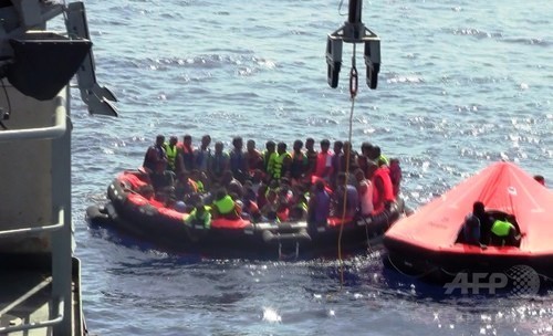 難民船転覆